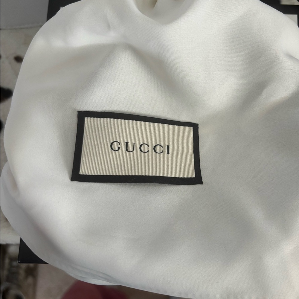 Gucci Black and Gold Belt - Picture 5 of 6